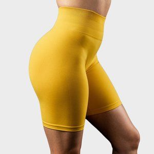 Alphalete Amplify Biker Short - Golden Hour - M